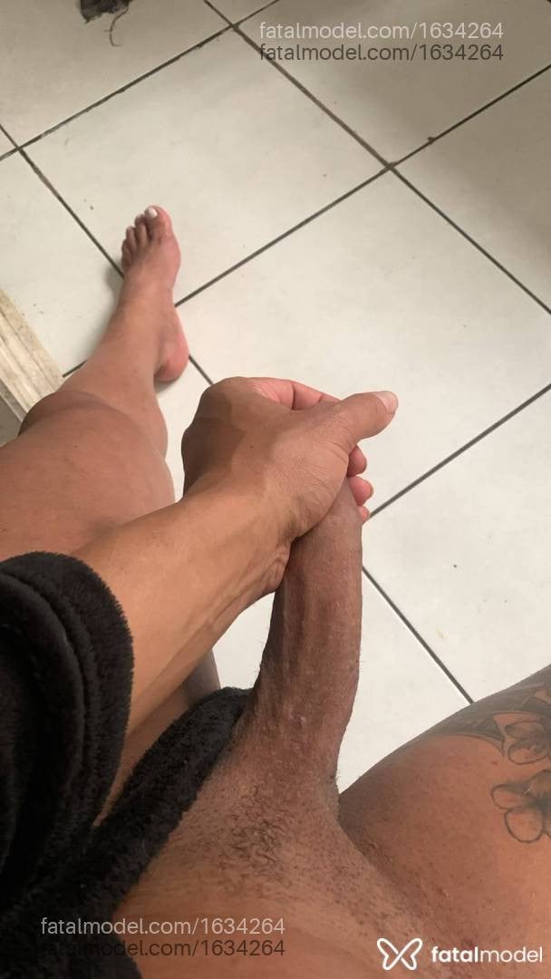 Acompanhante mulher trans morena (o) de olhos castanhos - Sasá