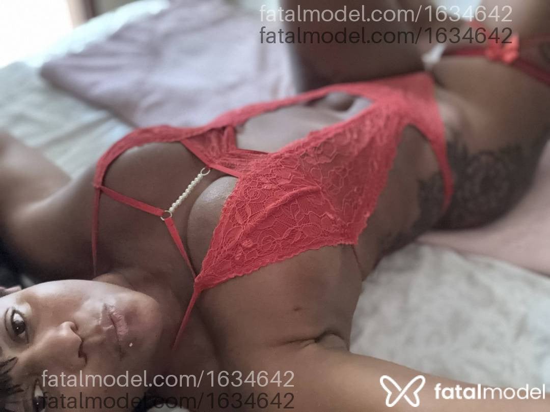 Acompanhante mulher morena (o) de olhos castanhos - Gabi morais