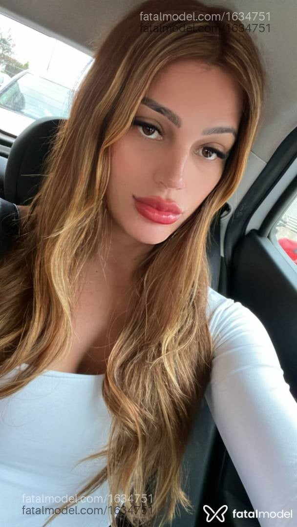 Acompanhante travesti morena (o) de olhos castanhos - Sabrinna