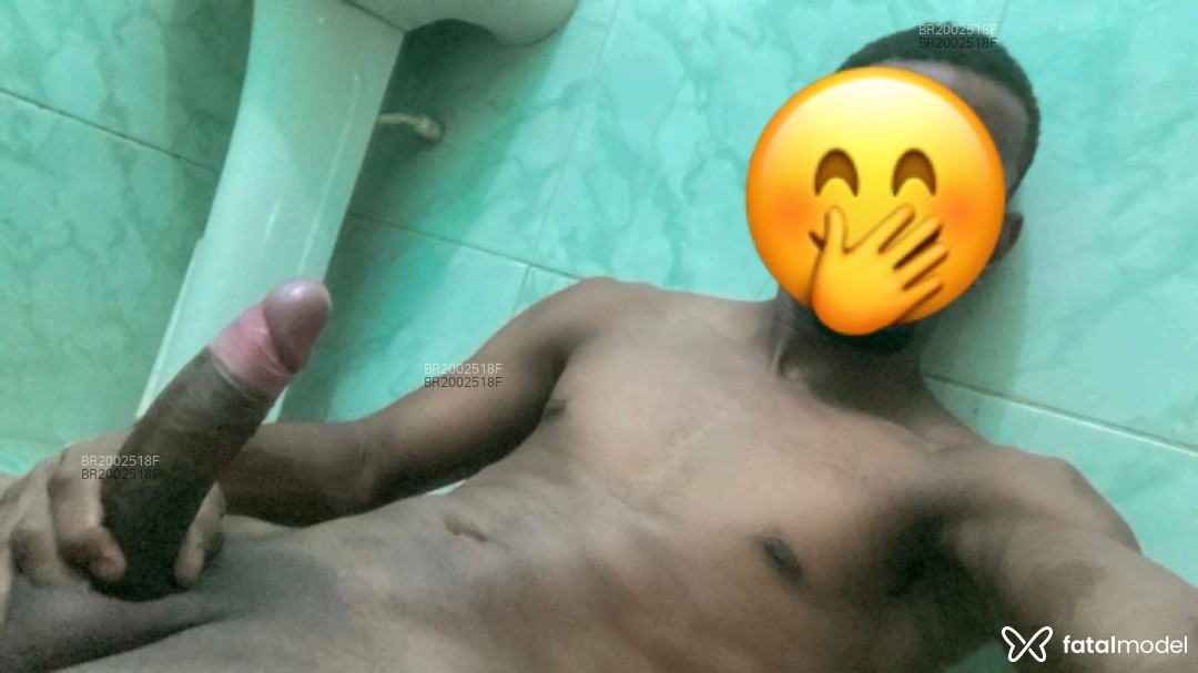 Acompanhante homem com cabelo grisalho de olhos pretos em Rio de Janeiro - Alexandre