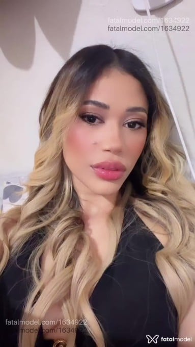 Acompanhante mulher loira (o) de olhos pretos em Governador Valadares - Heloysa Mendes