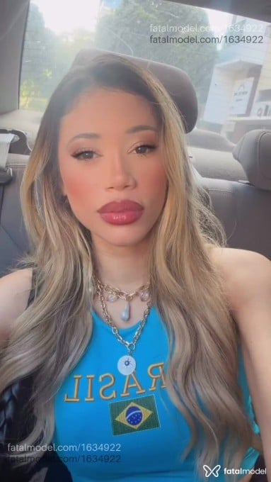 Acompanhante mulher loira (o) de olhos pretos em Governador Valadares - Heloysa Mendes