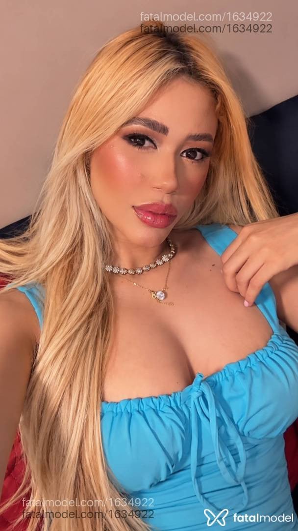 Acompanhante mulher loira (o) de olhos pretos - Heloysa Mendes