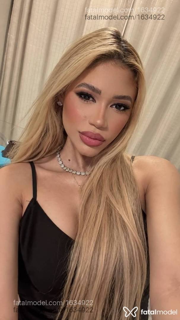 Acompanhante mulher loira (o) de olhos pretos - Heloysa Mendes