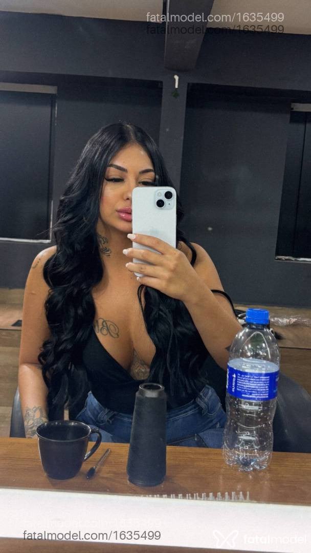 Acompanhante mulher morena (o) de olhos castanhos - Camila