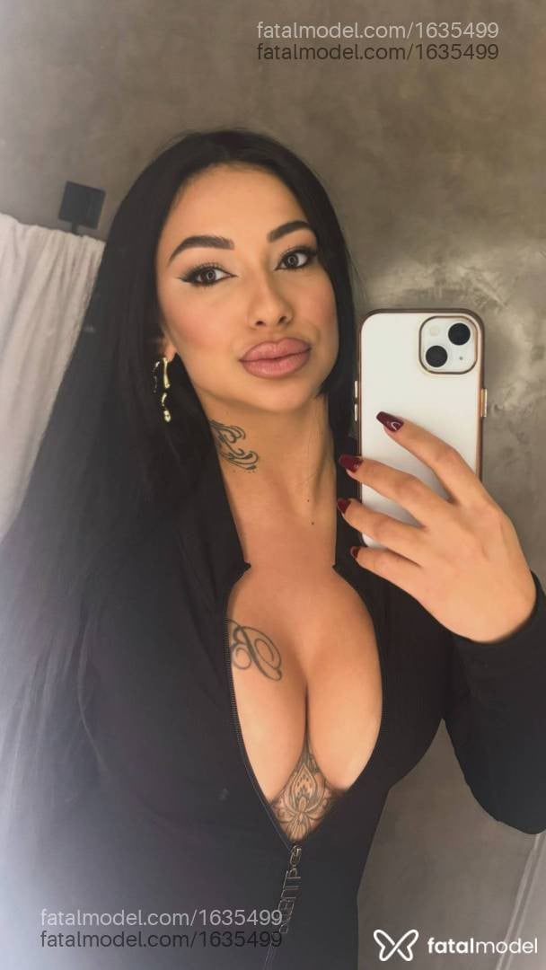 Acompanhante mulher morena (o) de olhos castanhos - Camila