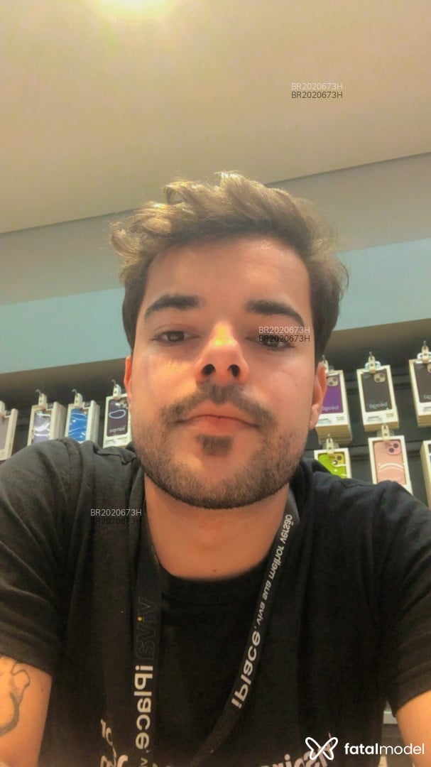 Acompanhante homem com cabelo castanho de olhos castanhos em São Paulo Acompanhante homem com cabelo castanho de olhos castanhos em São Paulo - Luandurte