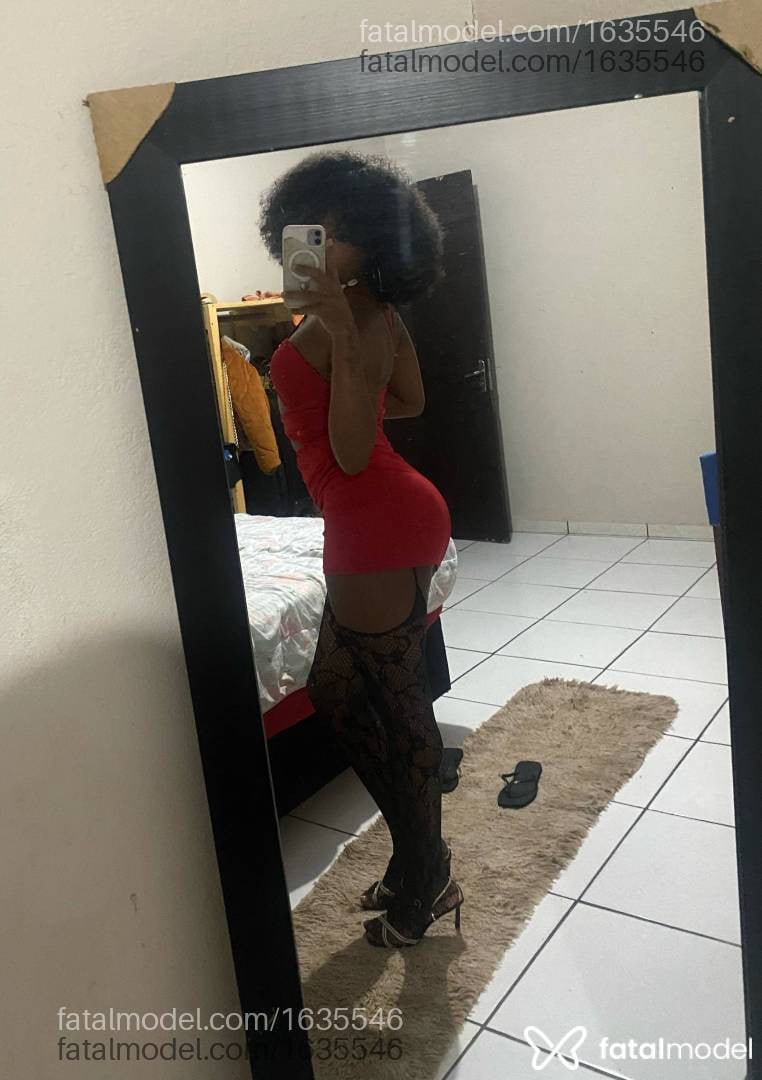 Acompanhante mulher trans com cabelo castanho de olhos pretos em Jundiaí - Marcella Mendes