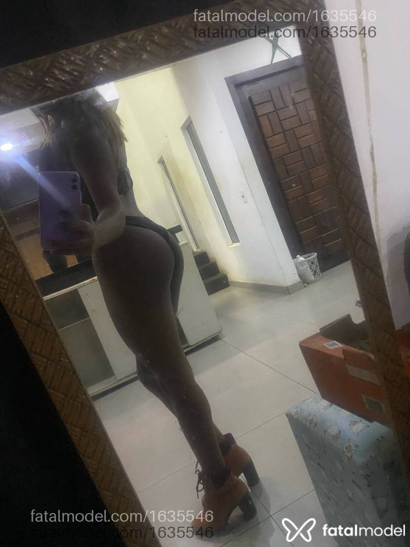 Acompanhante mulher trans com cabelo castanho de olhos pretos em Jundiaí - Marcella Mendes