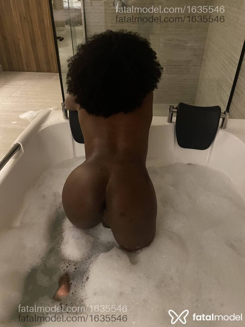 Acompanhante mulher trans com cabelo castanho de olhos pretos em Jundiaí - Marcella Mendes