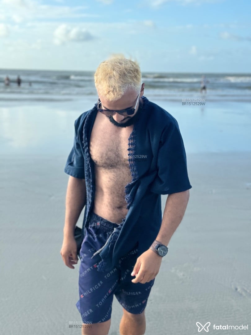 Acompanhante homem com cabelo castanho de olhos castanhos - Dalton Acompanhante homem com cabelo castanho de olhos castanhos - Dalton