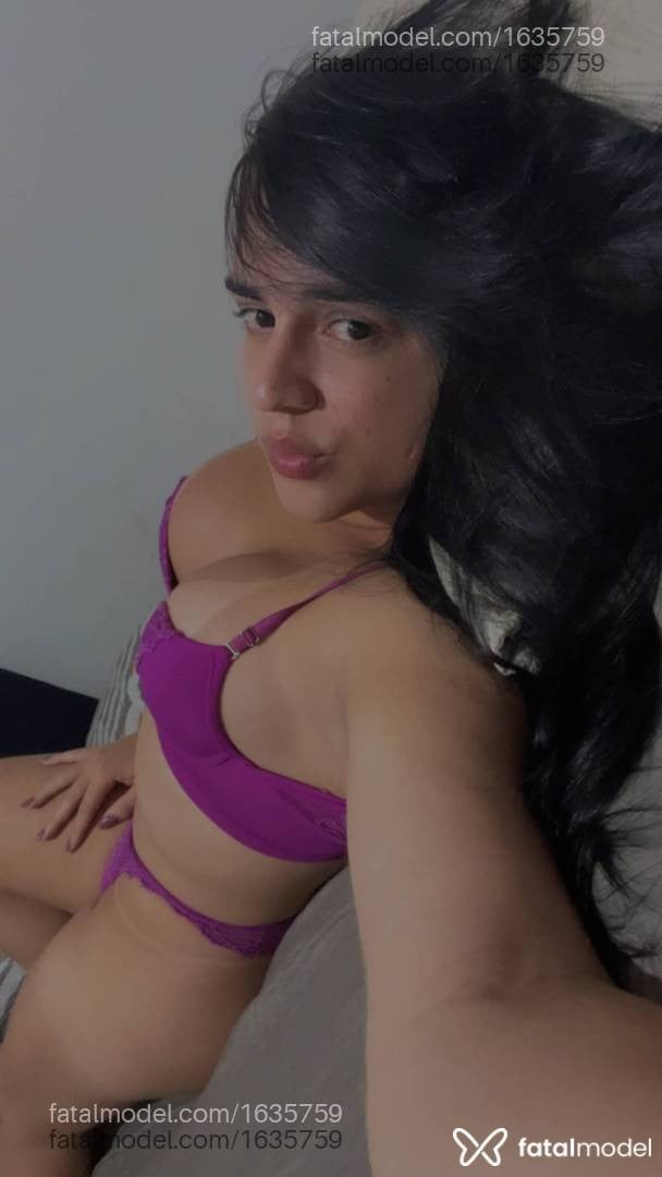 Acompanhante travesti morena (o) de olhos pretos - Laura