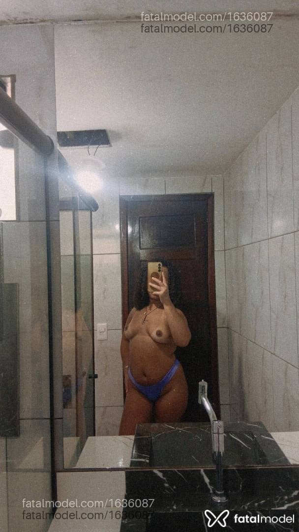 Acompanhante mulher com cabelo castanho de olhos castanhos - Analu