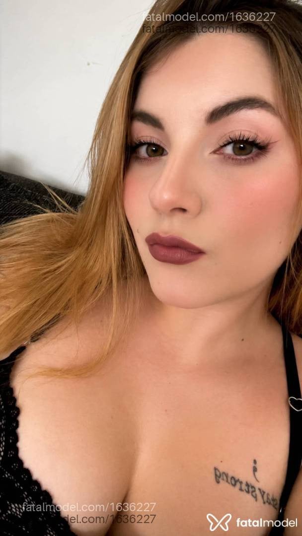 Acompanhante mulher loira (o) de olhos verdes - Sophia