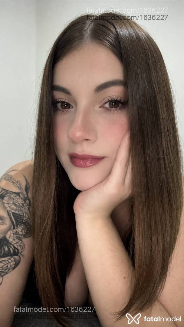 Acompanhante mulher loira (o) de olhos verdes - Sophia