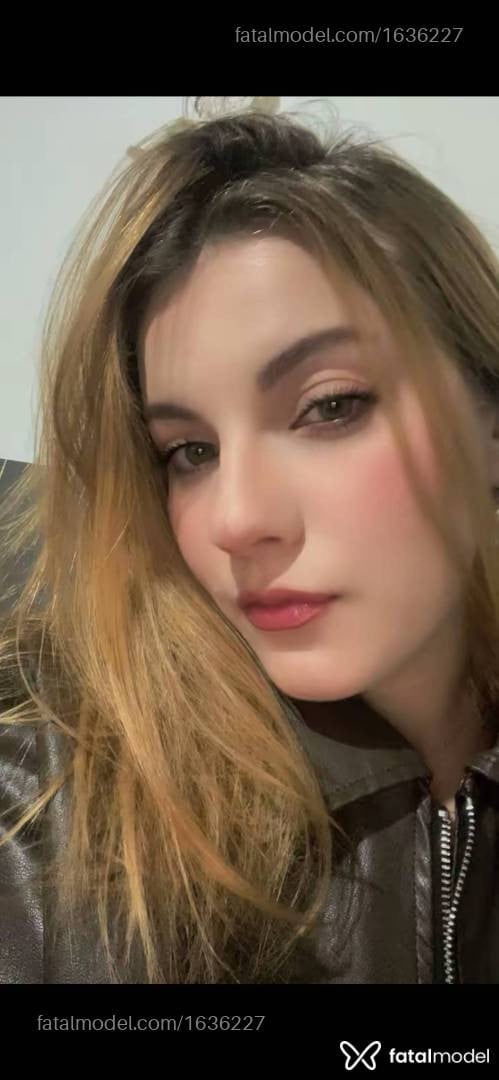 Acompanhante mulher loira (o) de olhos verdes - Sophia