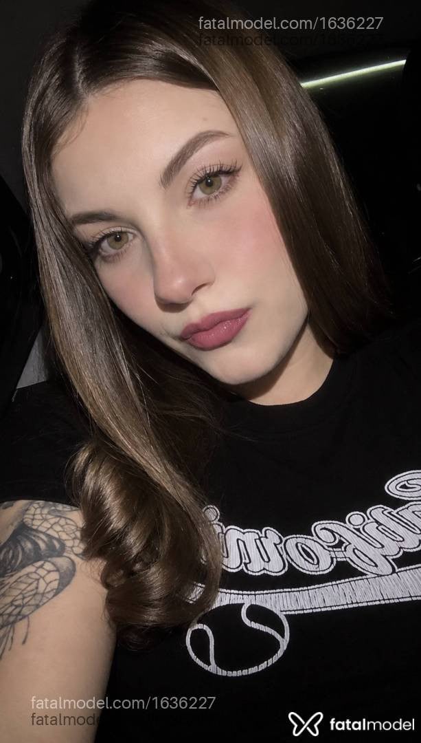 Acompanhante mulher loira (o) de olhos verdes - Sophia