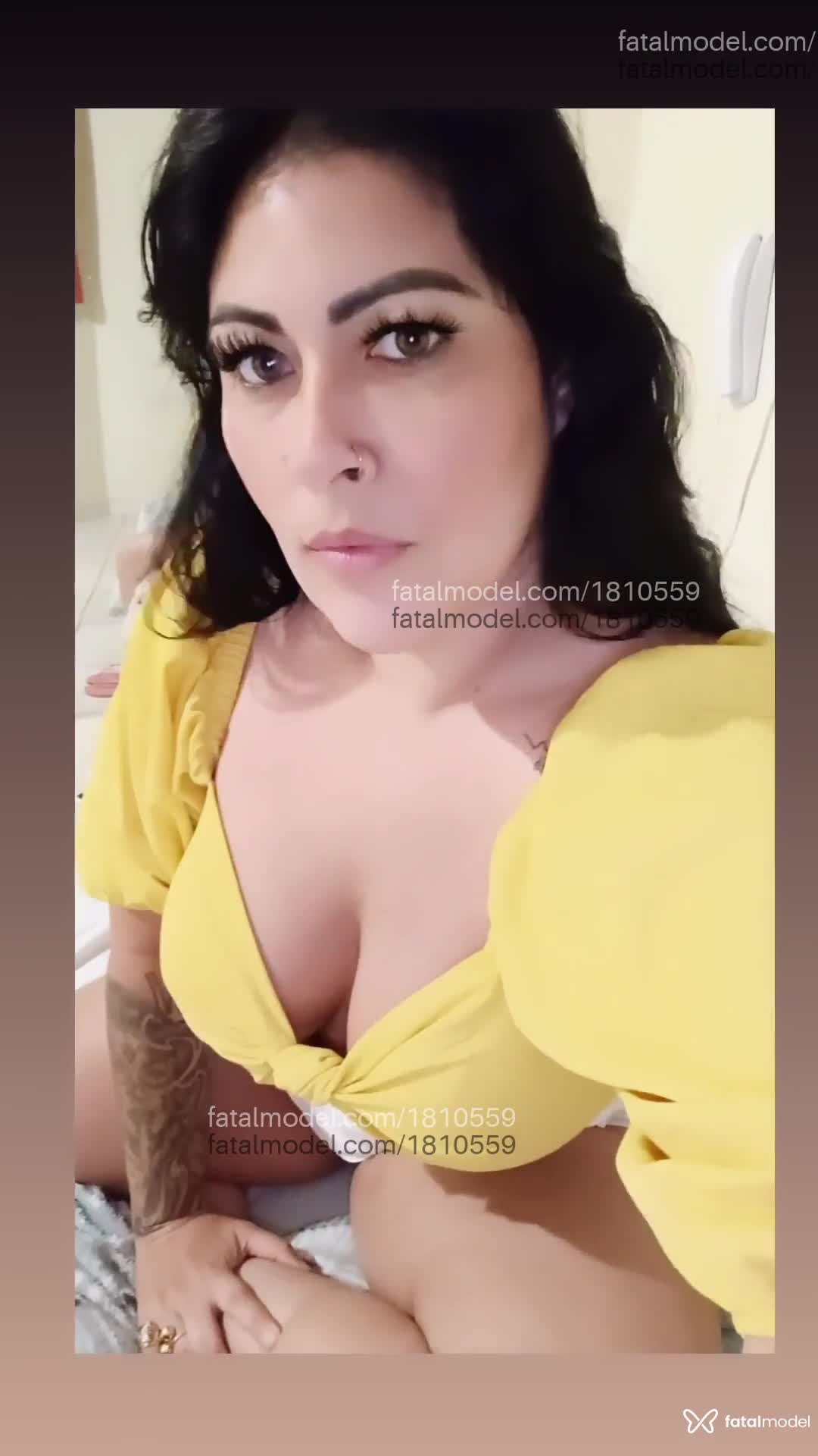 Acompanhante mulher morena (o) de olhos verdes em Araxá - Hellen Gonzalles