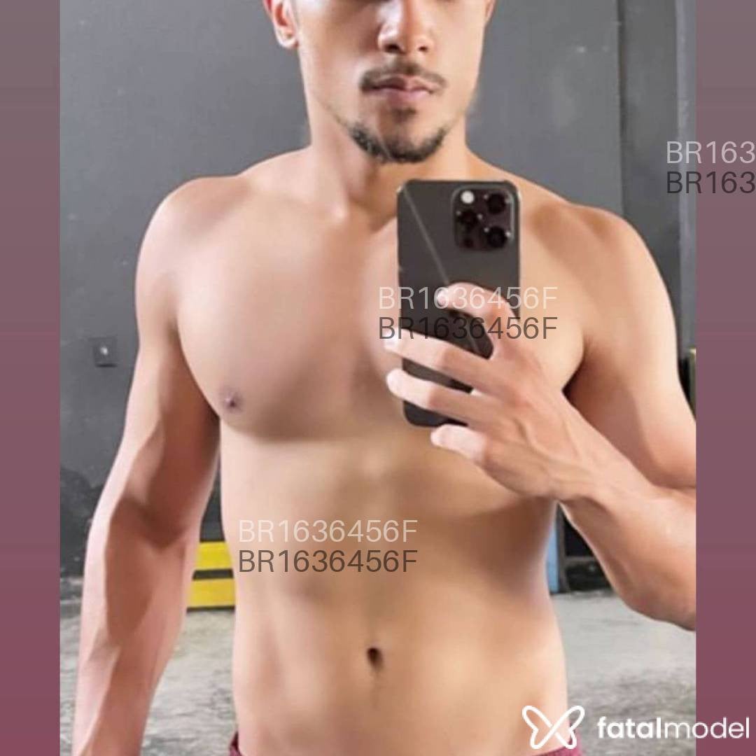 Acompanhante homem com cabelo castanho de olhos castanhos em Caldas Novas Acompanhante homem com cabelo castanho de olhos castanhos em Caldas Novas - Pedro