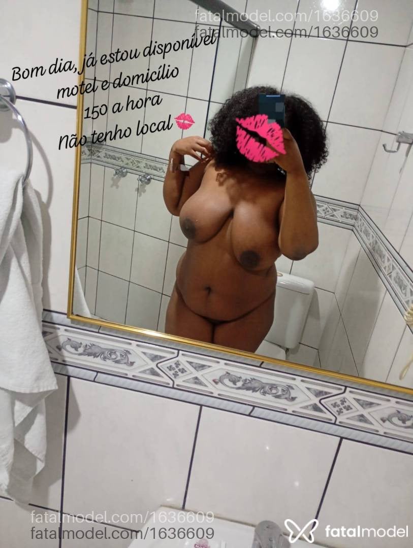 Acompanhante mulher morena (o) de olhos pretos - Maria