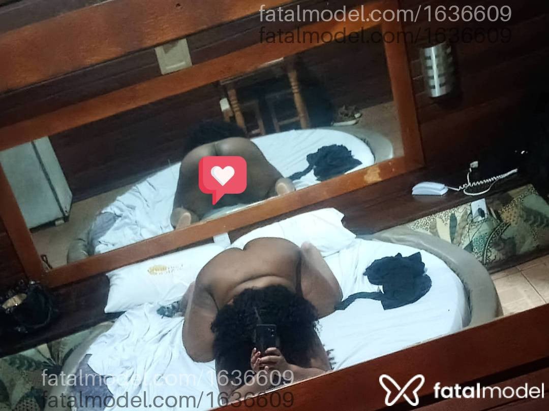 Acompanhante mulher morena (o) de olhos pretos - Maria
