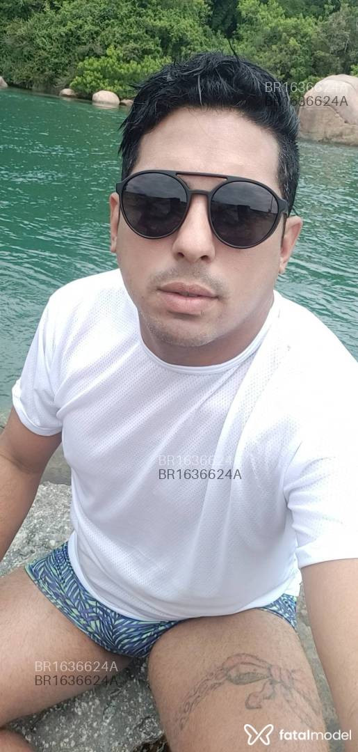 Acompanhante homem morena (o) de olhos castanhos em Florianópolis - Rafaellins