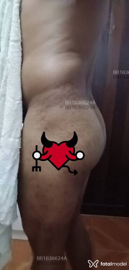 Acompanhante homem morena (o) de olhos castanhos em Florianópolis - Rafaellins