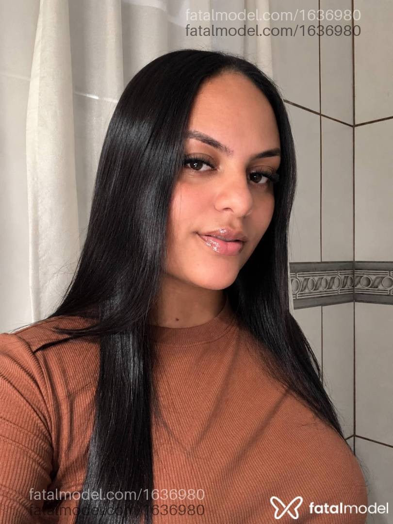 Acompanhante mulher morena (o) de olhos pretos - Anne Souza