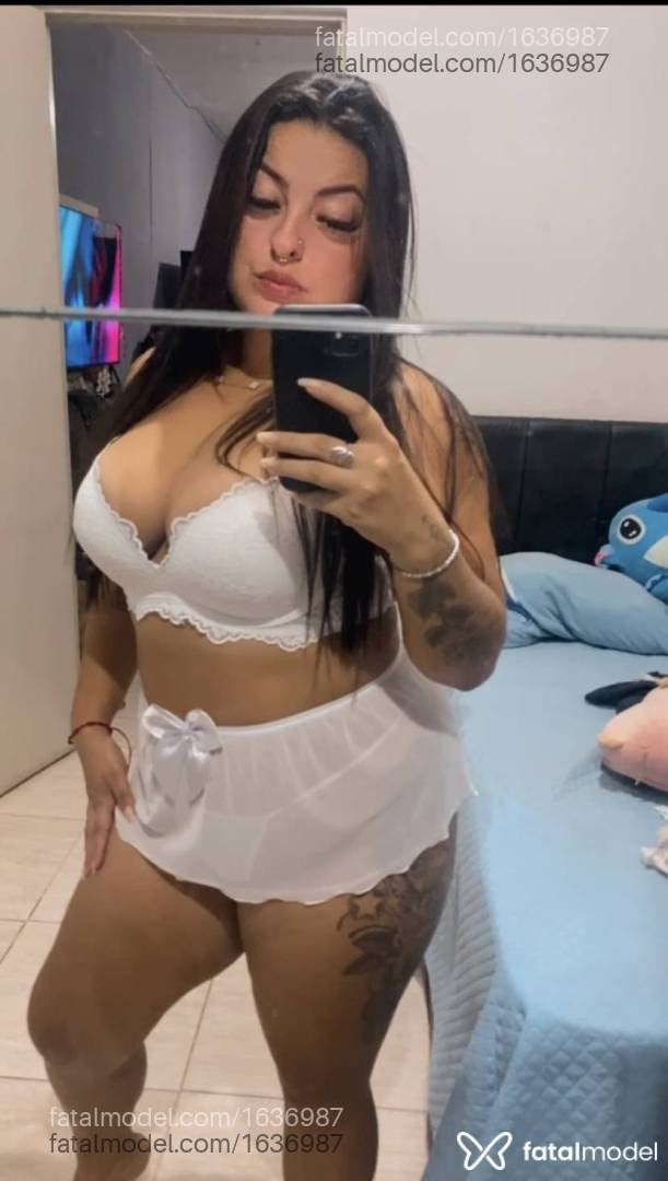 Acompanhante mulher com cabelo castanho de olhos mel em Olímpia - Júlia reis