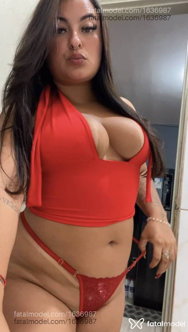 Acompanhante mulher com cabelo castanho de olhos mel - Júlia reis