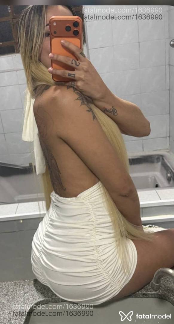 Acompanhante mulher loira (o) de olhos castanhos - Serena