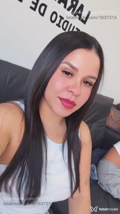 Acompanhante mulher morena (o) de olhos pretos - Suzy Oliveira Acompanhante mulher morena (o) de olhos pretos - Suzy Oliveira