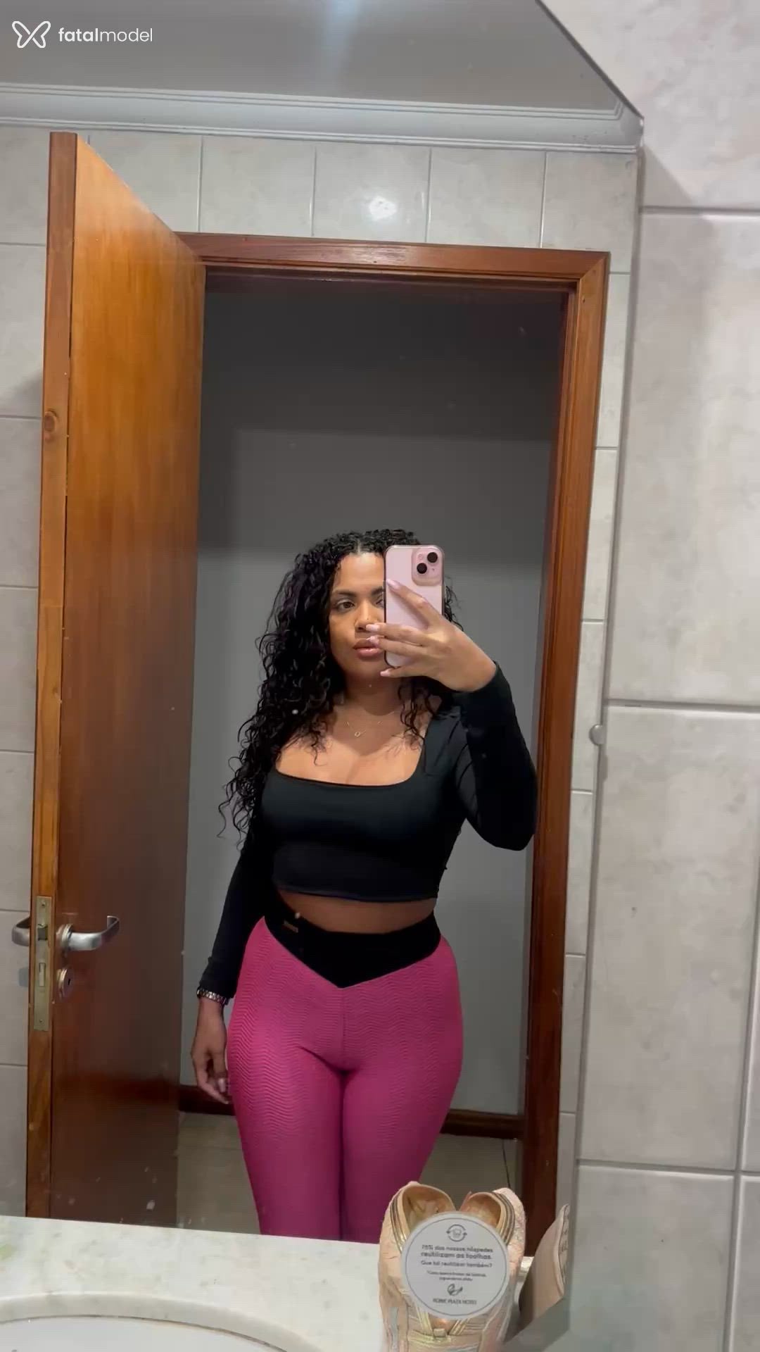 Acompanhante mulher com cabelo castanho de olhos mel em Santana do Livramento Acompanhante mulher com cabelo castanho de olhos mel em Santana do Livramento - JENNIFER ALCANTARA