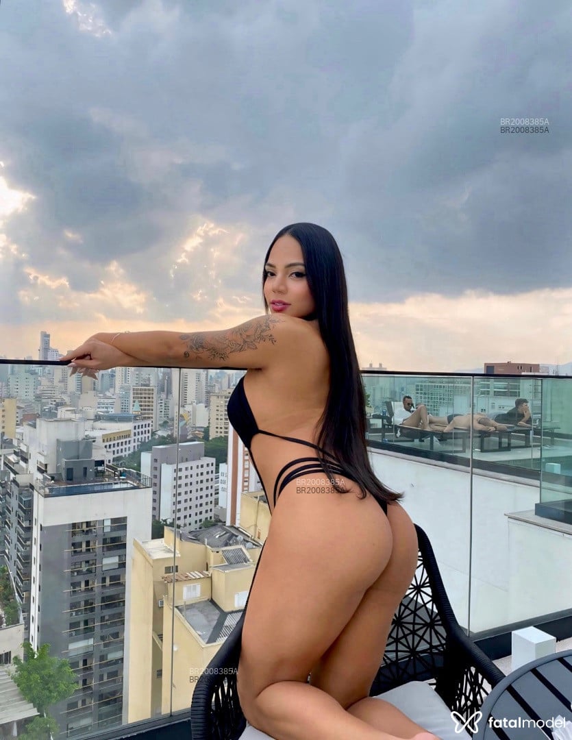 Acompanhante mulher trans com cabelo castanho de olhos castanhos em São Paulo - Julia