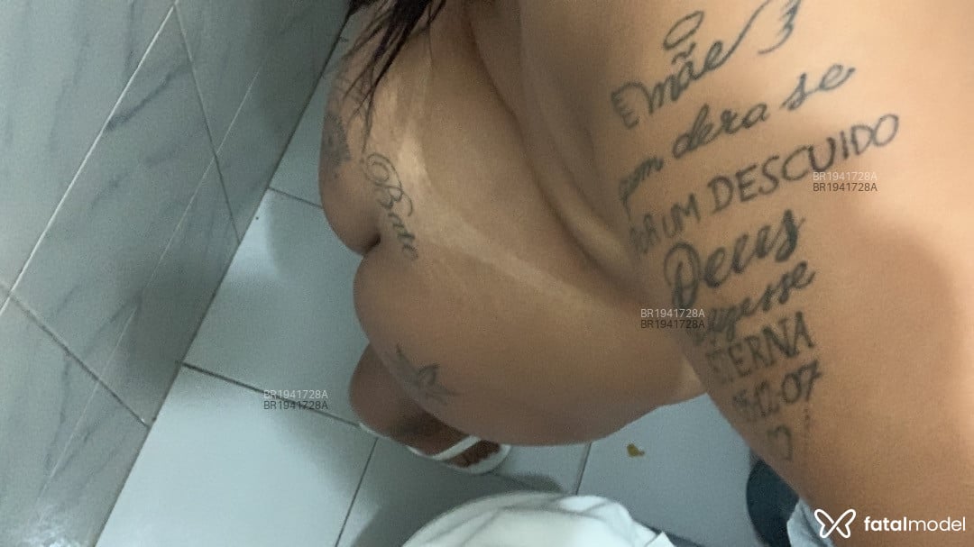Acompanhante mulher com cabelo castanho de olhos mel em Porto Alegre - Priscila