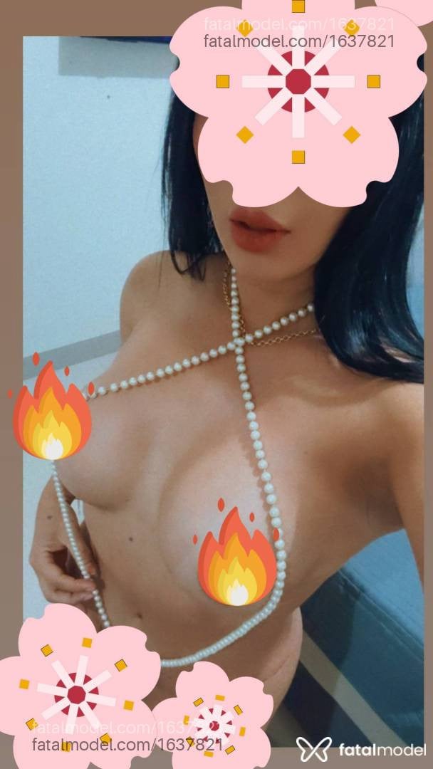 Acompanhante mulher com cabelo castanho de olhos castanhos - Iumi