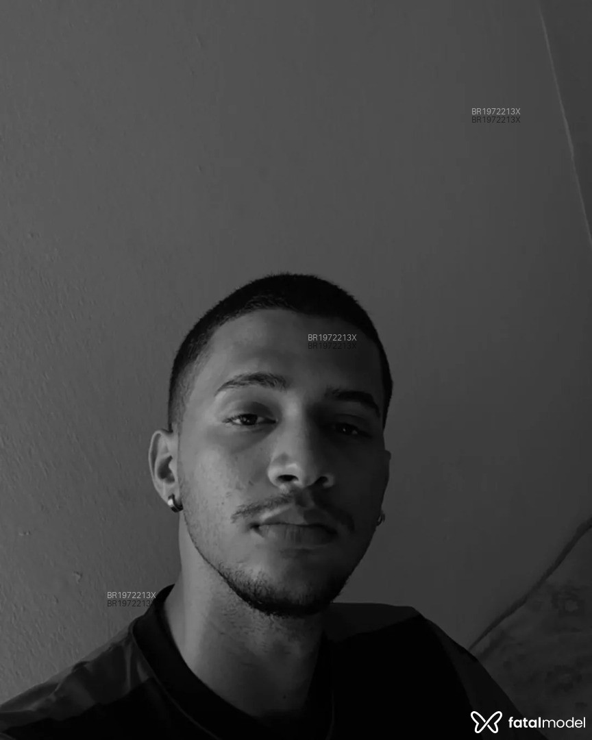 Acompanhante homem com cabelo castanho de olhos castanhos em Virtual Acompanhante homem com cabelo castanho de olhos castanhos em Virtual - caizin