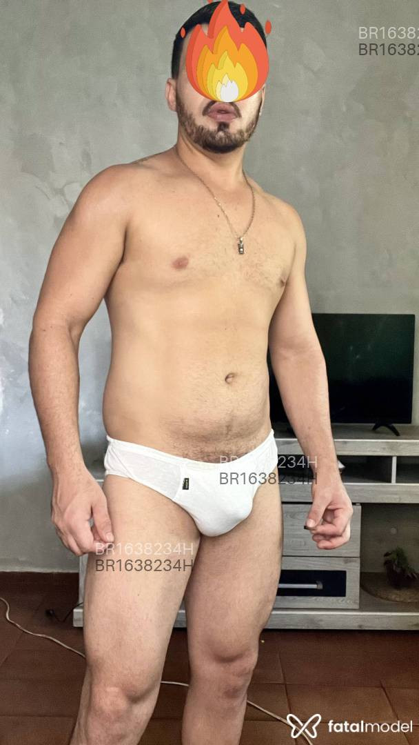 Acompanhante homem morena (o) de olhos pretos em Campos dos Goytacazes - Carlos Malta