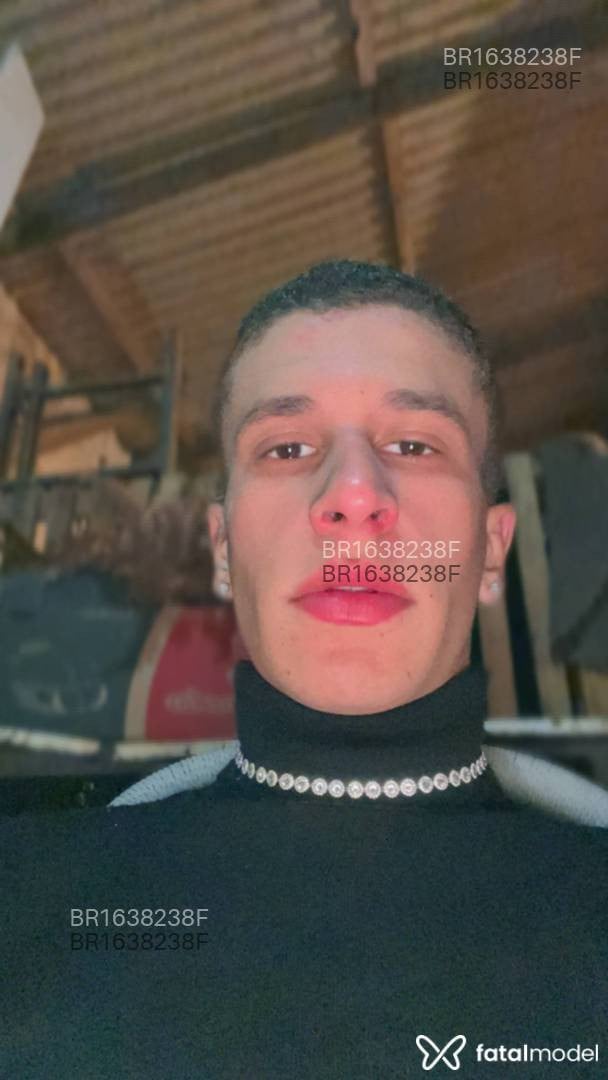 Acompanhante homem com cabelo castanho de olhos mel em Campo Mourão Acompanhante homem com cabelo castanho de olhos mel em Campo Mourão - DONATTO
