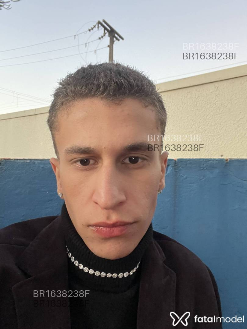 Acompanhante homem com cabelo castanho de olhos mel em Campo Mourão Acompanhante homem com cabelo castanho de olhos mel em Campo Mourão - DONATTO