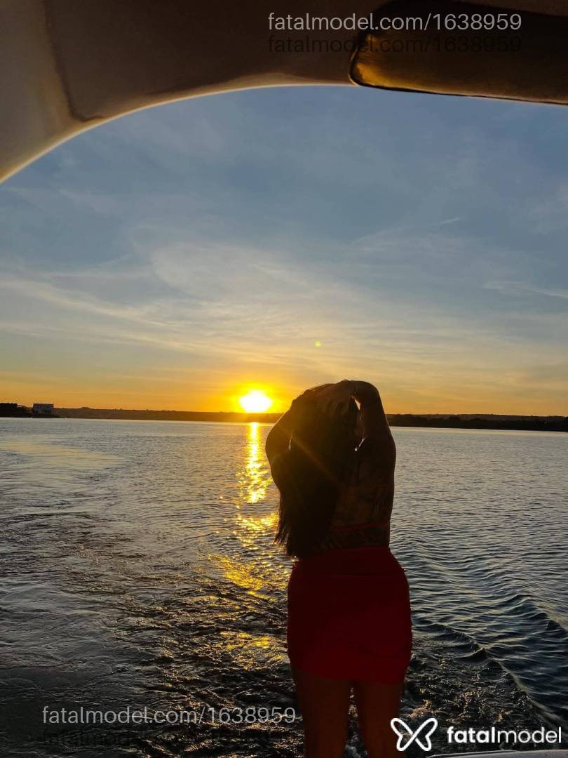 Acompanhante mulher morena (o) de olhos castanhos em Brasília - Lanna Mel