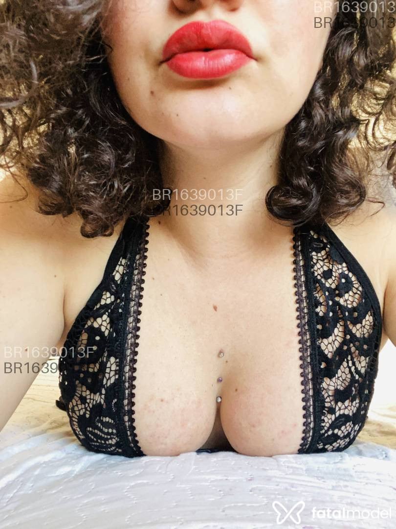 Acompanhante mulher com cabelo castanho de olhos castanhos em Lages - Bruna Pereira