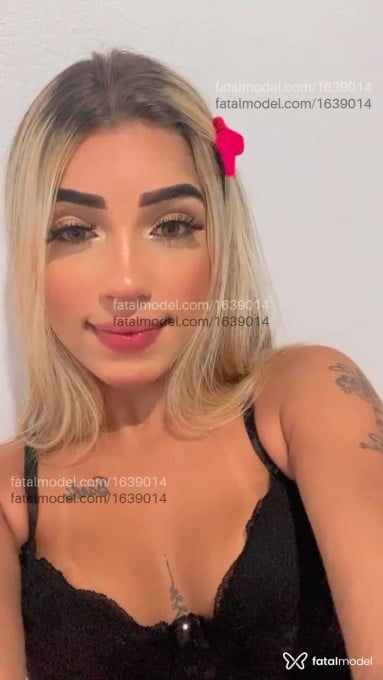 Acompanhante mulher loira (o) de olhos castanhos - Melissa Victoria