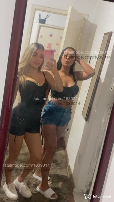 Acompanhante mulher loira (o) de olhos castanhos - Melissa Victoria