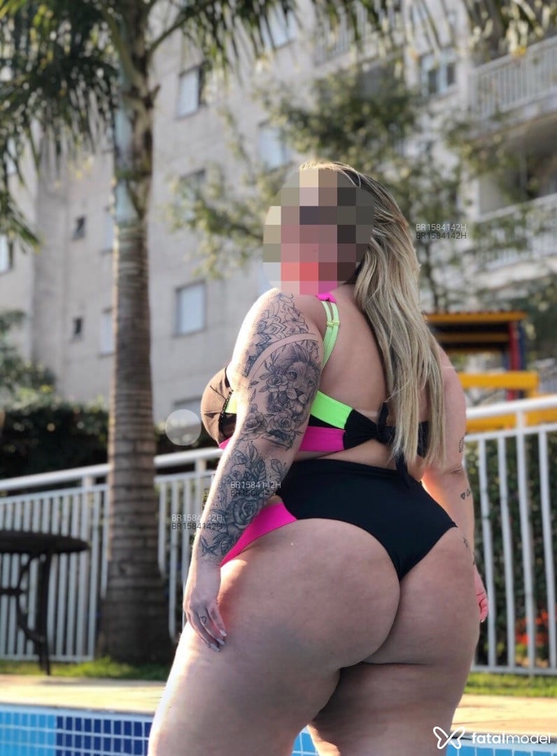 Acompanhante mulher loira (o) de olhos castanhos em Virtual - Bruna