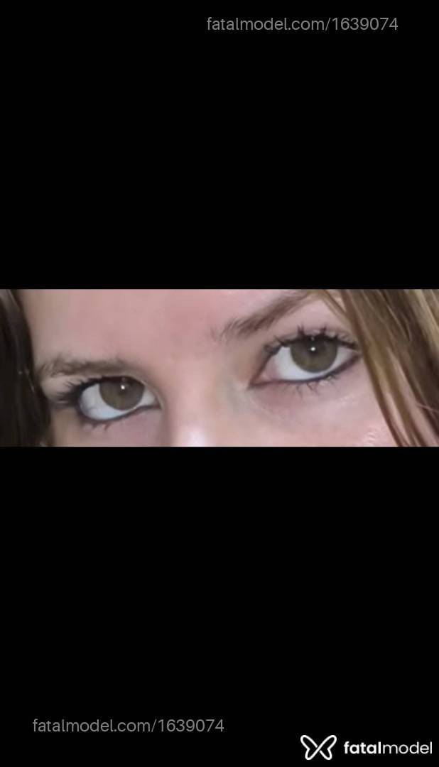Acompanhante mulher ruiva (o) de olhos mel em Brasília Acompanhante mulher ruiva (o) de olhos mel em Brasília - Scarlett Roxy