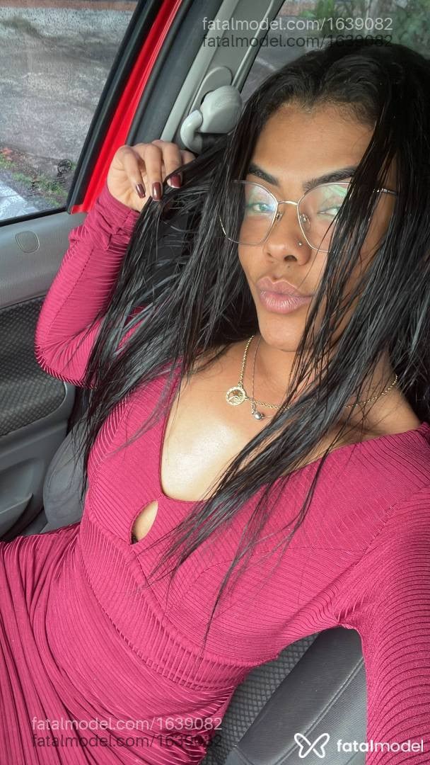 Acompanhante mulher morena (o) de olhos castanhos - Lexxaa Ubaldo