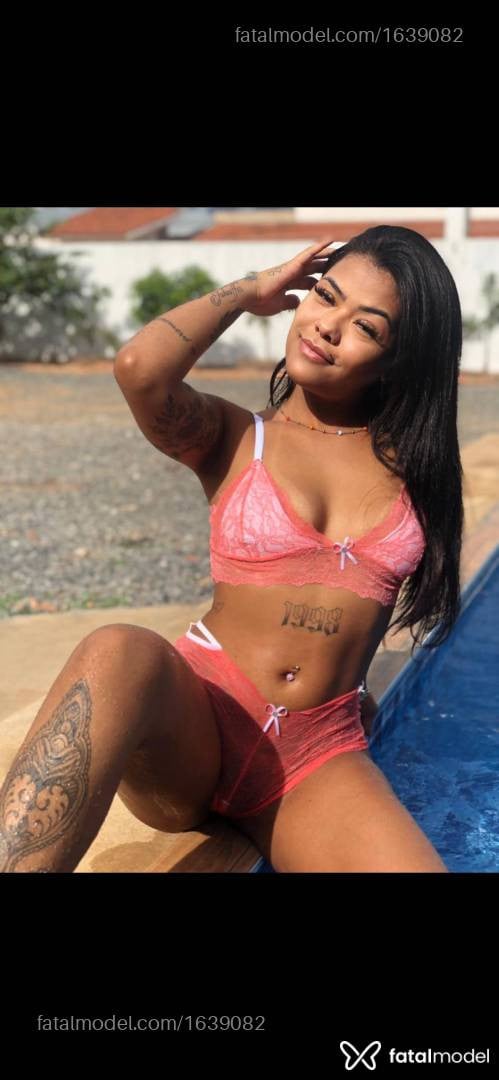 Acompanhante mulher morena (o) de olhos castanhos - Lexxaa Ubaldo