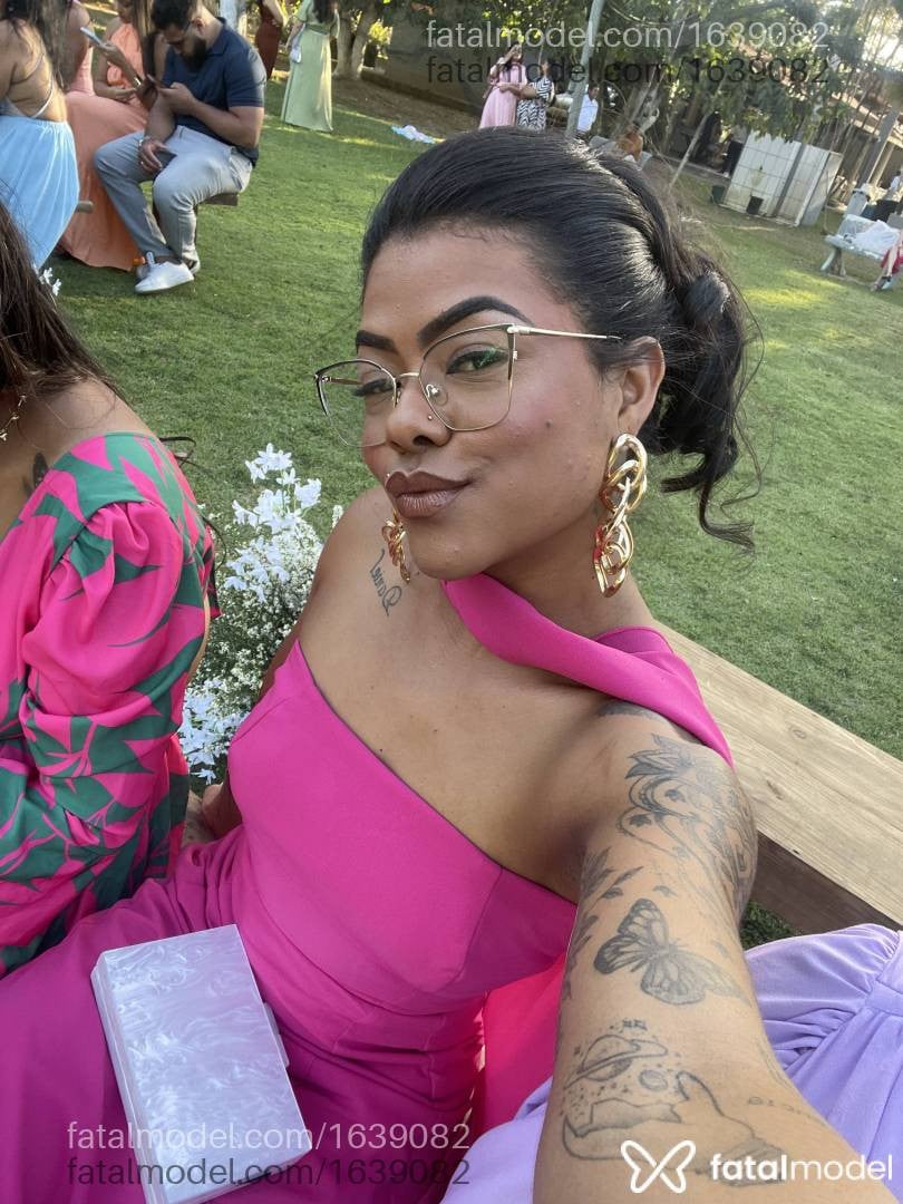 Acompanhante mulher morena (o) de olhos castanhos - Lexxaa Ubaldo