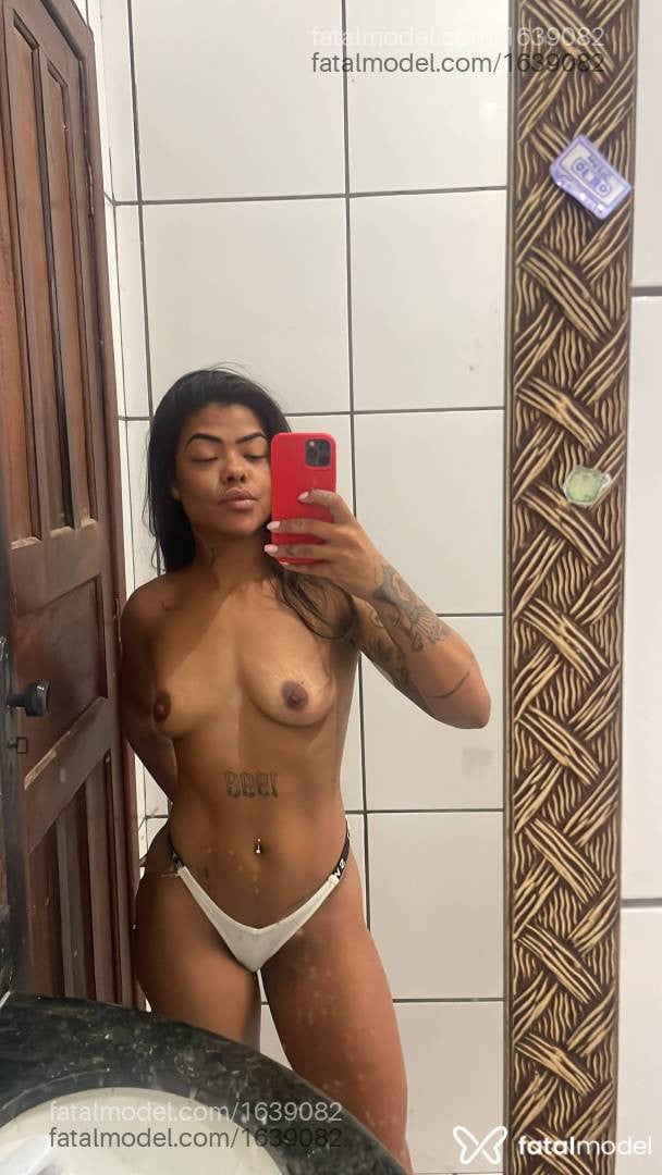 Acompanhante mulher morena (o) de olhos castanhos - Lexxaa Ubaldo